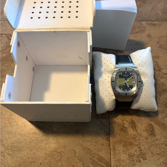 Diesel Watch - Picture 3 of 12